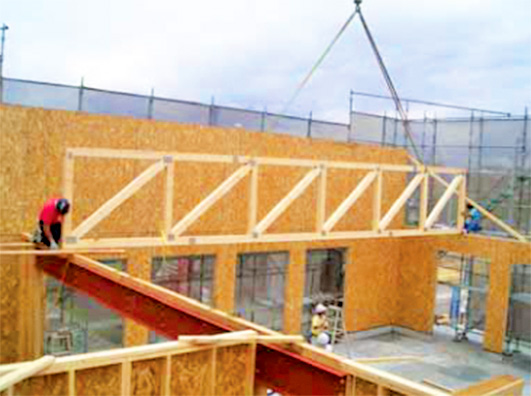 鉄骨梁・トラス建て込み